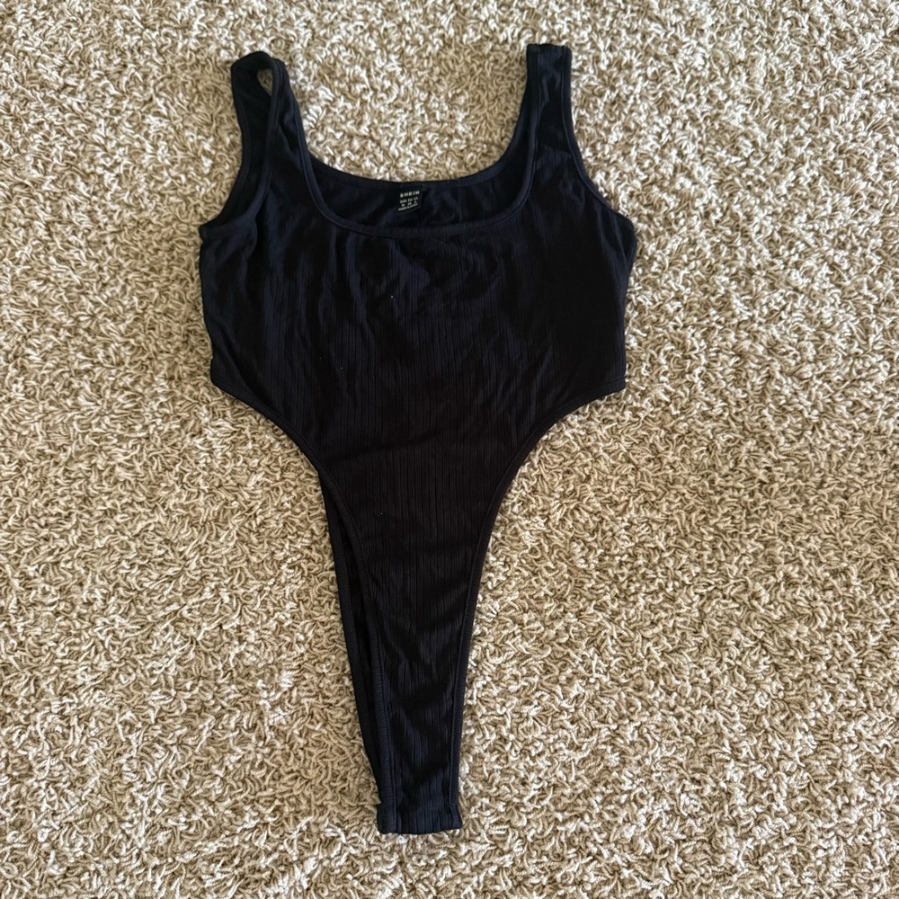 SHEIN Classic Black Kids Bodysuit